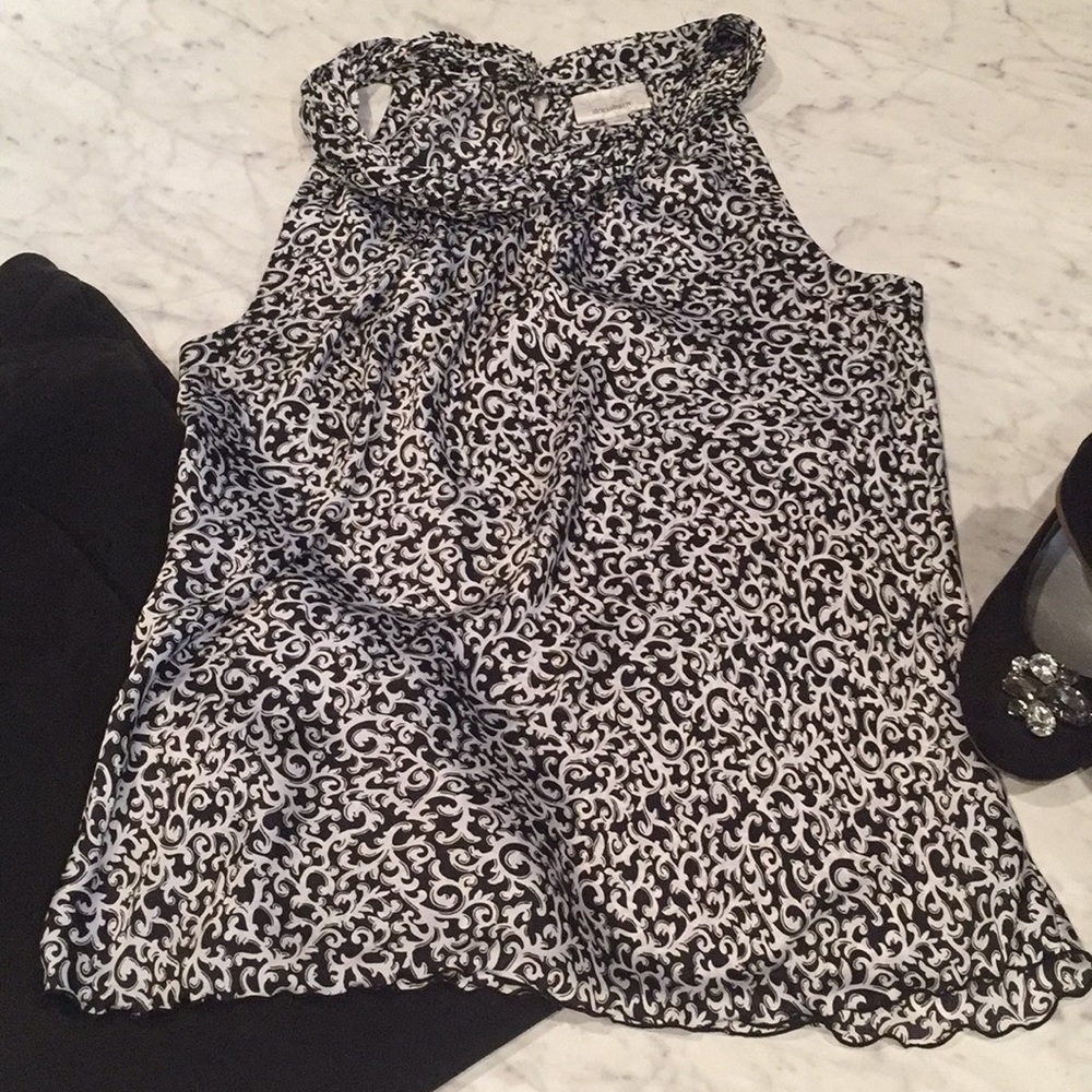 Sleeveless blouse